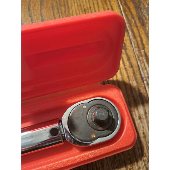 Pittsburgh 1/2" Drive Click Torque Wrench Reversible w/ Red Hard Case - Picture 5 of 6